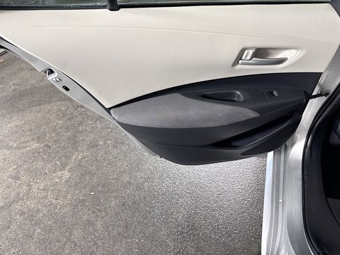 Used 2020 Toyota Corolla LE image 25