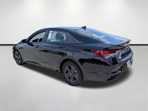 Used 2023 Hyundai Elantra SEL FWD image 6