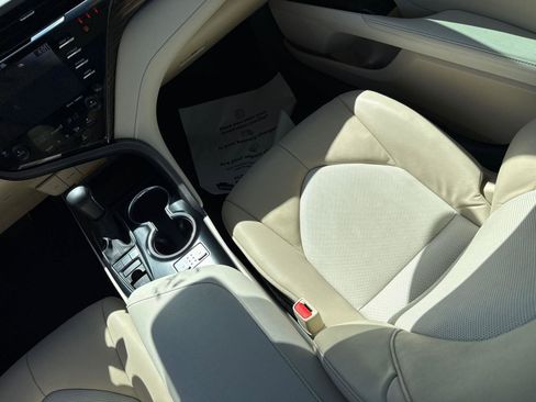 Used 2020 Toyota Camry XLE w/ Navigation Package AWD/4WD image 29