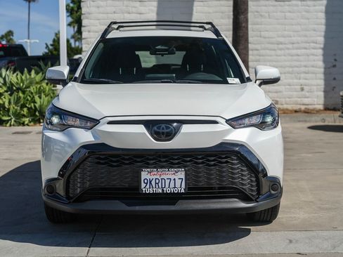 Used 2024 Toyota Corolla Cross AWD Hybrid w/ Moonroof Package image 4
