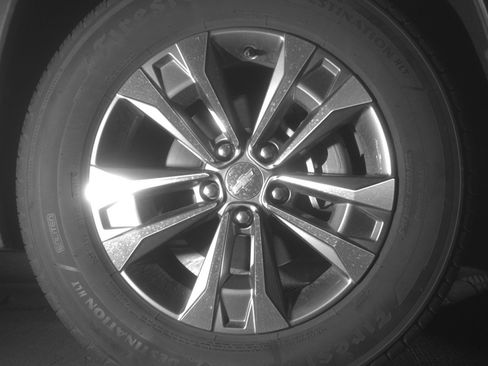 Used 2025 Chevrolet Equinox LT FWD image 13