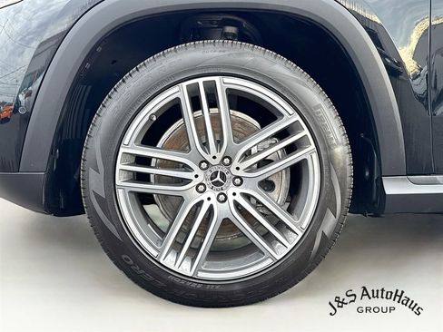 Used 2024 Mercedes-Benz GLS 450 4MATIC image 38