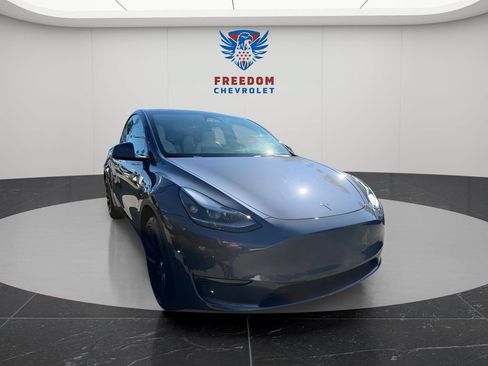Used 2023 Tesla Model Y Long Range AWD/4WD image 8