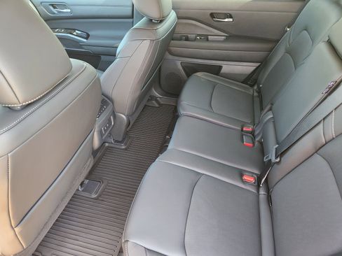 New 2026 Nissan Pathfinder SL image 23