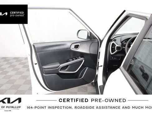 Certified 2025 Kia Soul LX w/ LX Technology Package FWD image 10