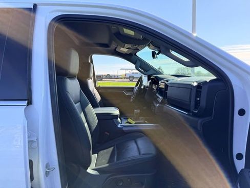 Certified 2024 Chevrolet Silverado 1500 LTZ AWD/4WD image 11