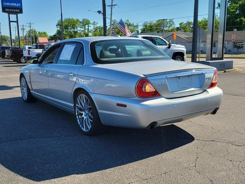 Used 2008 Jaguar XJ8 L RWD image 3