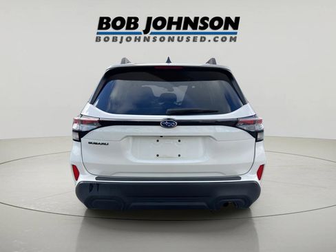 Used 2025 Subaru Forester Premium w/ Convenience Package #1 image 9