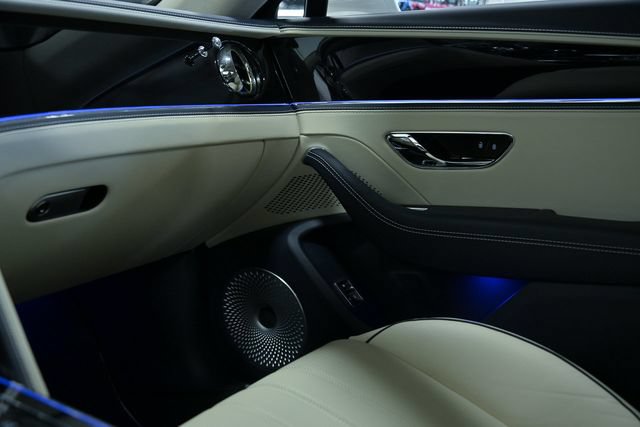 Used 2024 Bentley Flying Spur V8 AWD/4WD image 63