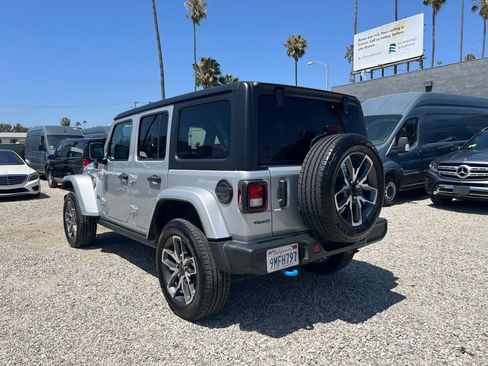 Used 2024 Jeep Wrangler Unlimited w/ Convenience Group AWD/4WD image 10