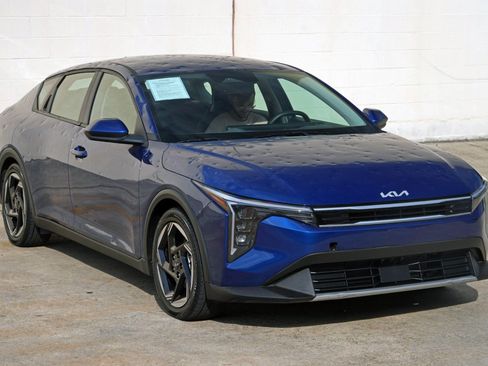 Used 2025 Kia K4 EX FWD image 47