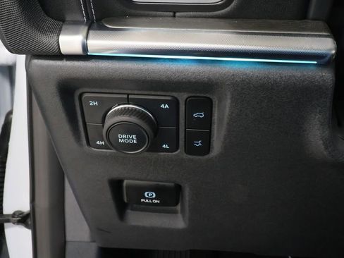 Used 2025 Ford Expedition Platinum image 18