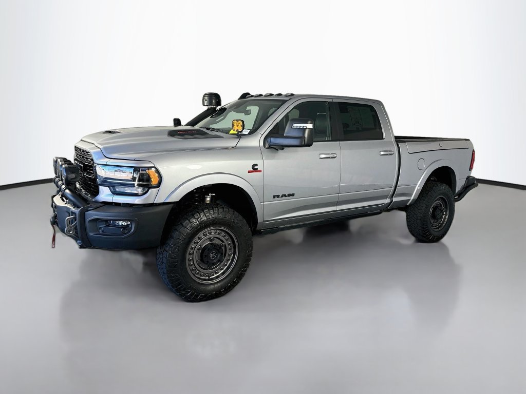Used 2024 RAM 3500 Limited AWD/4WD image 3