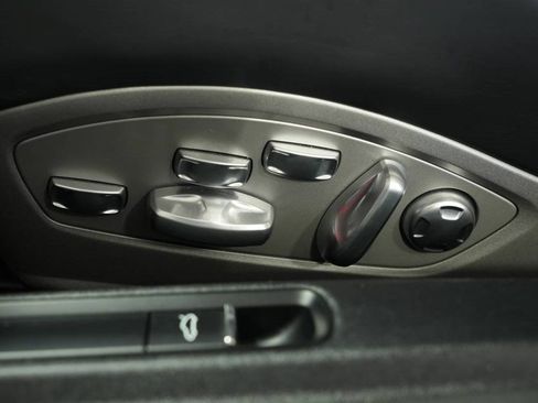 Used 2019 Porsche 911 Turbo image 32