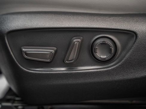 Used 2025 Toyota Sienna XLE FWD image 41
