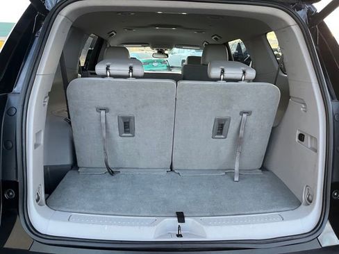 Used 2023 GMC Acadia SLT image 34