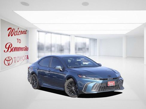 New 2026 Toyota Camry SE image 2