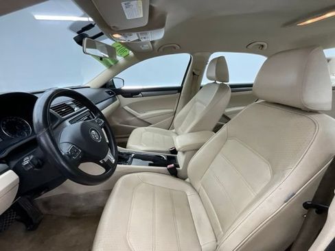Used 2015 Volkswagen Passat 1.8T SE FWD image 15