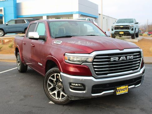 Used 2025 RAM 1500 Laramie AWD/4WD image 2