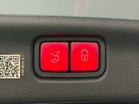 Used 2024 Mercedes-Benz C 63 AMG S image 16