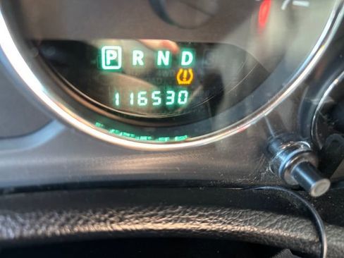 Used 2012 Jeep Wrangler Unlimited Rubicon w/ Max Tow Pkg AWD/4WD image 16