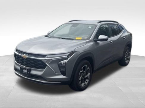 Used 2026 Chevrolet Trax LT FWD image 6