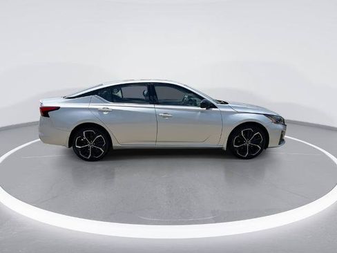 Certified 2023 Nissan Altima 2.5 SR w/ SR Premium Package AWD/4WD image 9