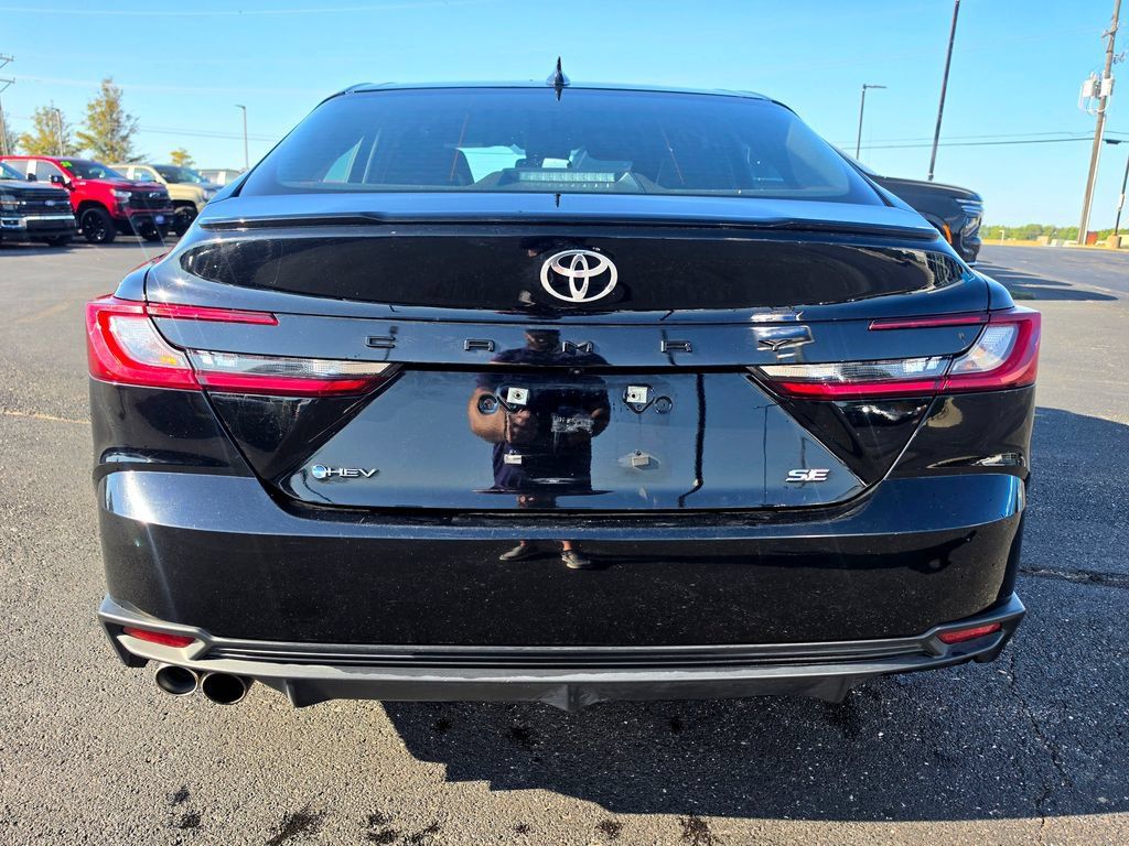 Used 2025 Toyota Camry SE FWD image 5
