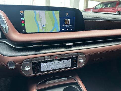 Used 2025 Genesis G90 3.5T AWD/4WD image 4