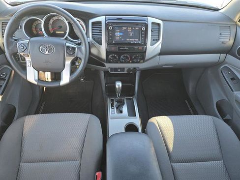 Used 2015 Toyota Tacoma PreRunner image 8