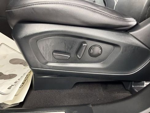 Used 2023 Ford Explorer Limited image 35