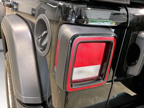Used 2022 Jeep Wrangler Unlimited Sport AWD/4WD image 24