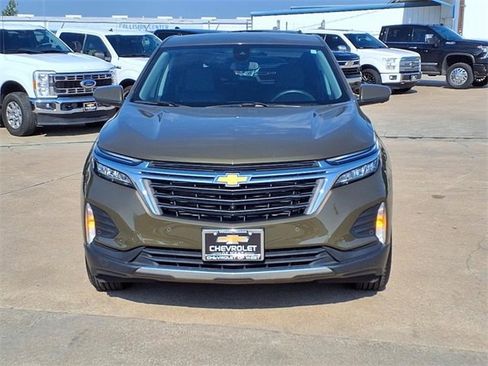 Used 2023 Chevrolet Equinox LT image 2