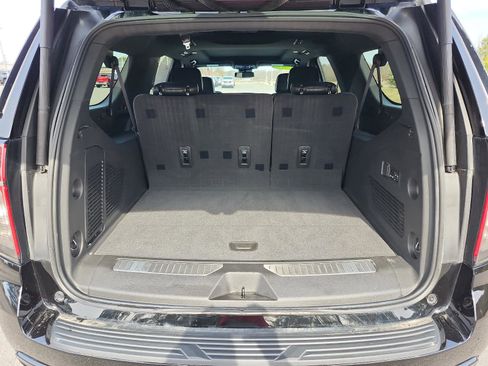 Used 2023 Chevrolet Suburban RST w/ Luxury Package image 12
