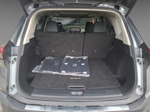Certified 2023 Nissan Rogue SV w/ SV Premium B Package AWD/4WD image 6