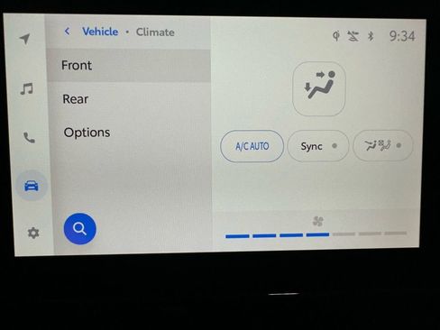 Used 2025 Toyota Highlander XLE image 30