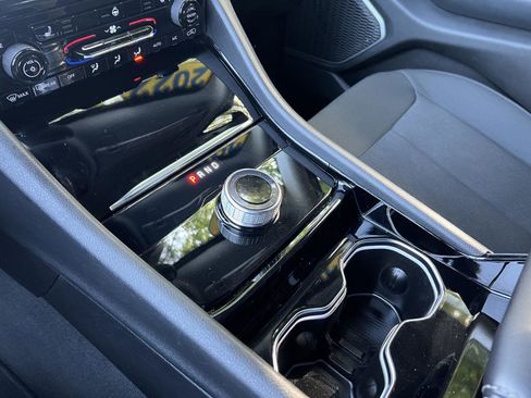 Used 2022 Jeep Grand Cherokee L Laredo w/ Luxury Tech Group I image 23