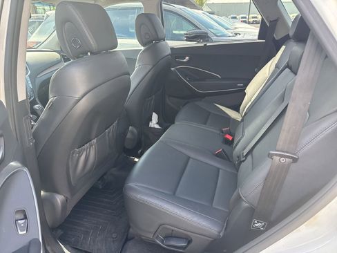 Used 2019 Hyundai Santa Fe XL SE w/ SE Premium Package 02 AWD/4WD image 12
