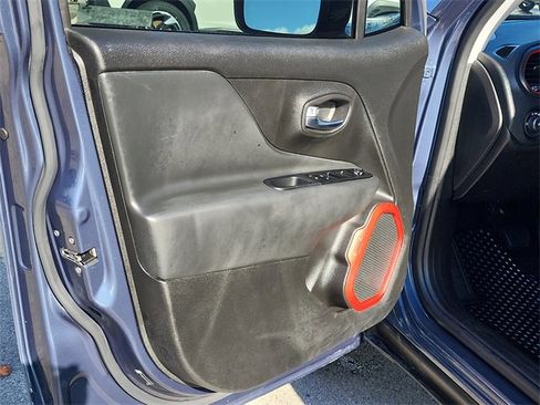 Used 2022 Jeep Renegade Trailhawk image 13