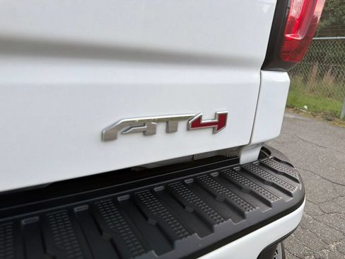 Used 2021 GMC Sierra 1500 AT4 w/ AT4 Value Package AWD/4WD image 17