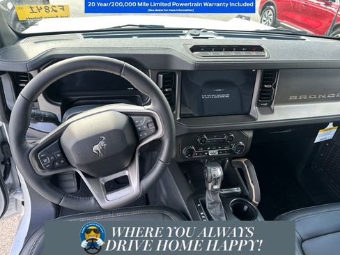 New 2025 Ford Bronco Badlands image 8