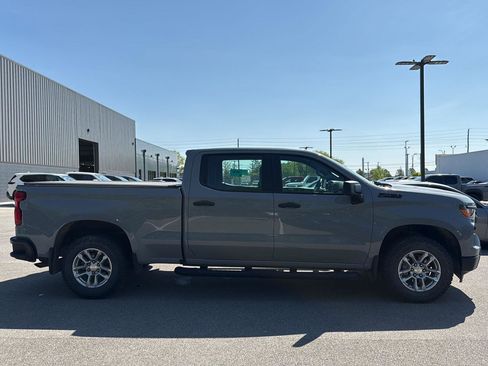 Used 2024 Chevrolet Silverado 1500 W/T w/ Z71 Off-Road Package AWD/4WD image 2
