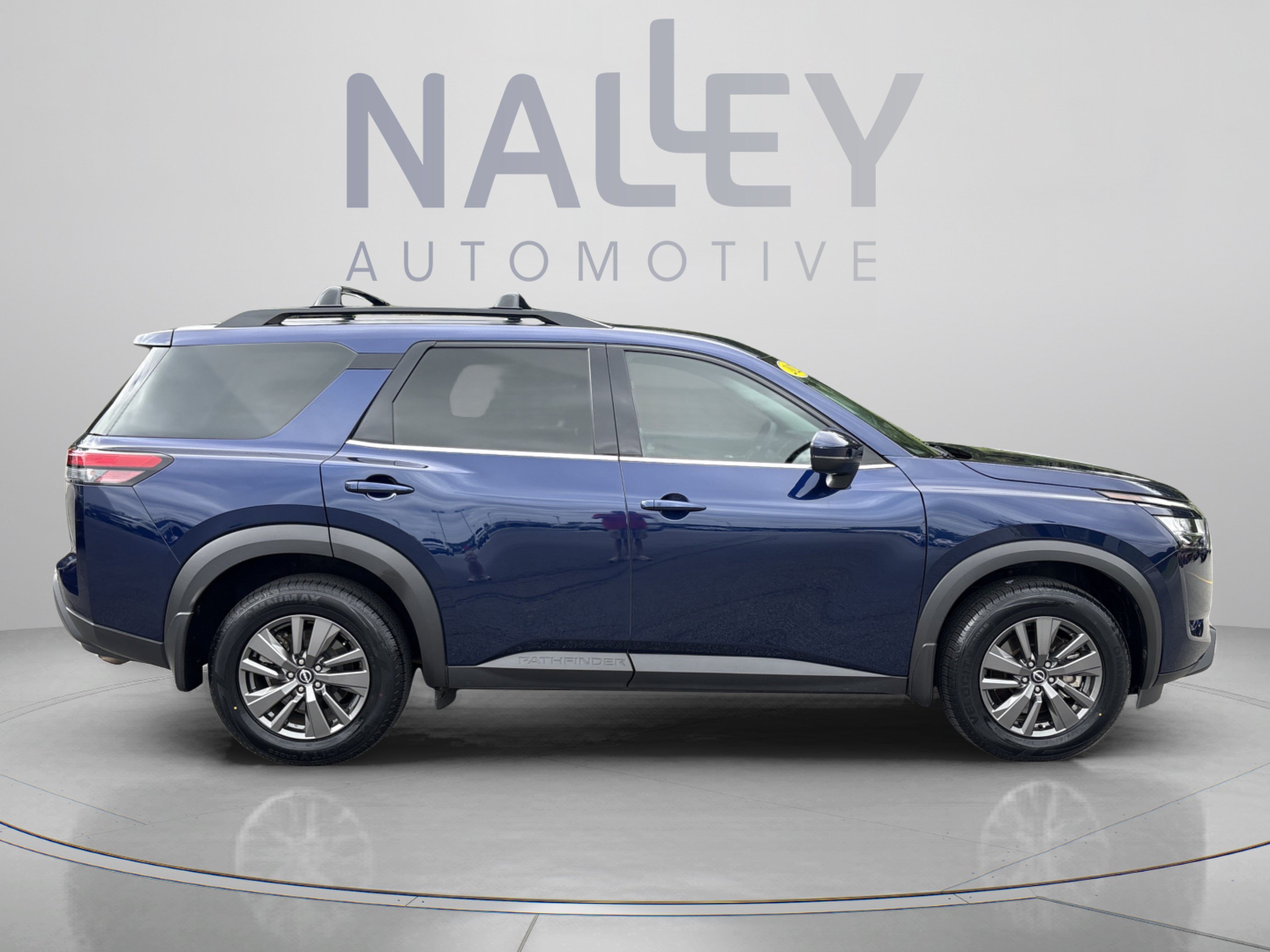 Used 2022 Nissan Pathfinder SV FWD image 6