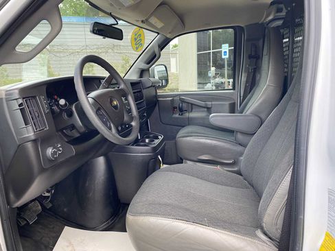 Used 2024 Chevrolet Express 2500 w/ Driver Convenience Package RWD image 9