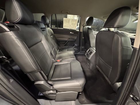 Used 2021 Volkswagen Atlas SE image 29