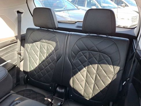 Used 2026 BMW X7 xDrive40i image 9