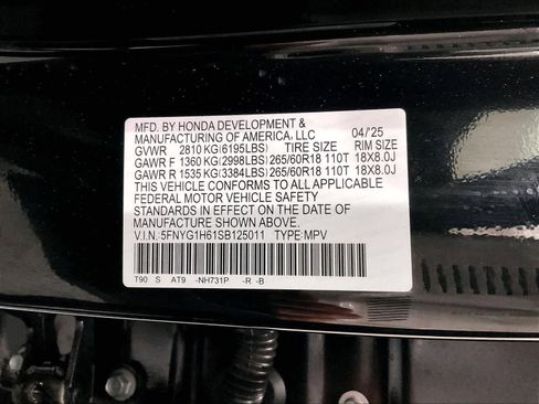 Used 2025 Honda Pilot TrailSport image 36