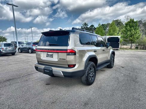 Used 2025 Lexus GX 550 AWD/4WD image 8