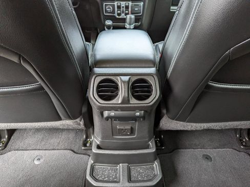 Used 2023 Jeep Wrangler Unlimited Sahara w/ Cold Weather Group AWD/4WD image 39