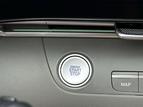 Used 2024 Hyundai Elantra SEL w/ Convenience Package FWD image 20